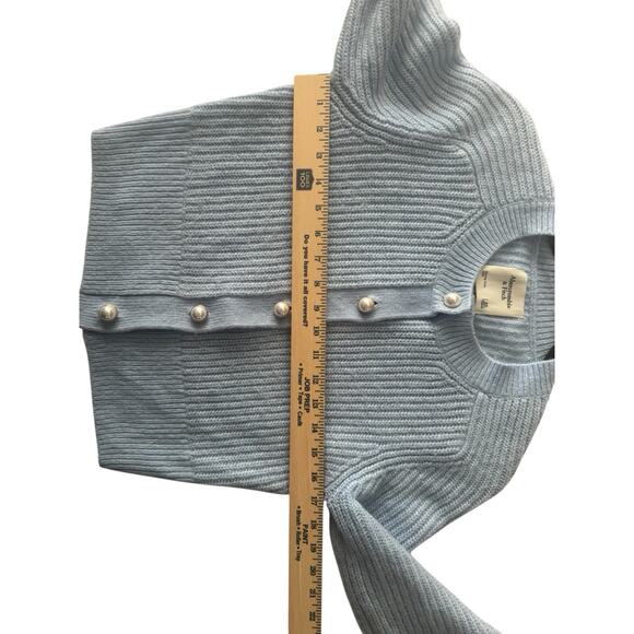 Abercrombie & Fitch XS Cropped Knit Cardigan Faux Pearl Buttons Light Blue - Picture 8 of 8